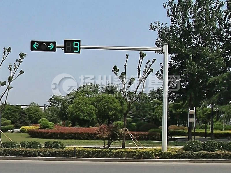 XHDG-035，L型八棱信號(hào)燈桿，丁字路口